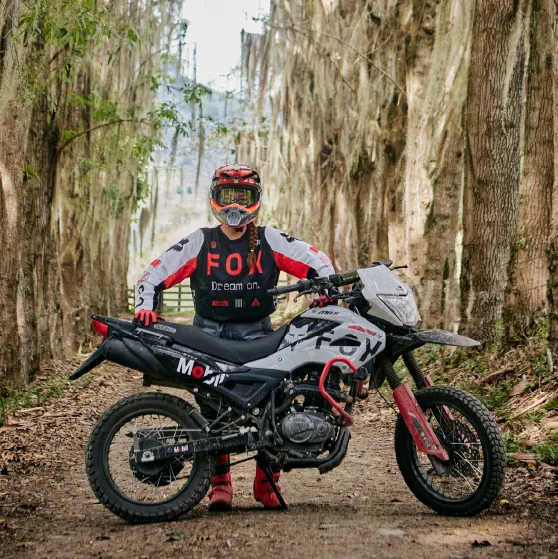 Diseñada para aquellos que buscan una moto que los enaltezca con su presencia para ganarse el respeto en la vía.